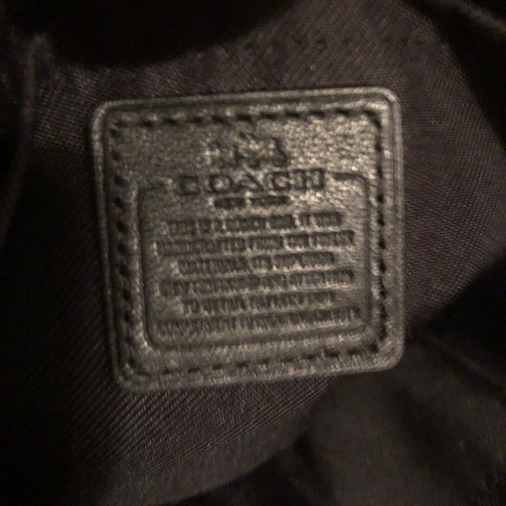Authentic coach small handbag. - Picture 4 of 4